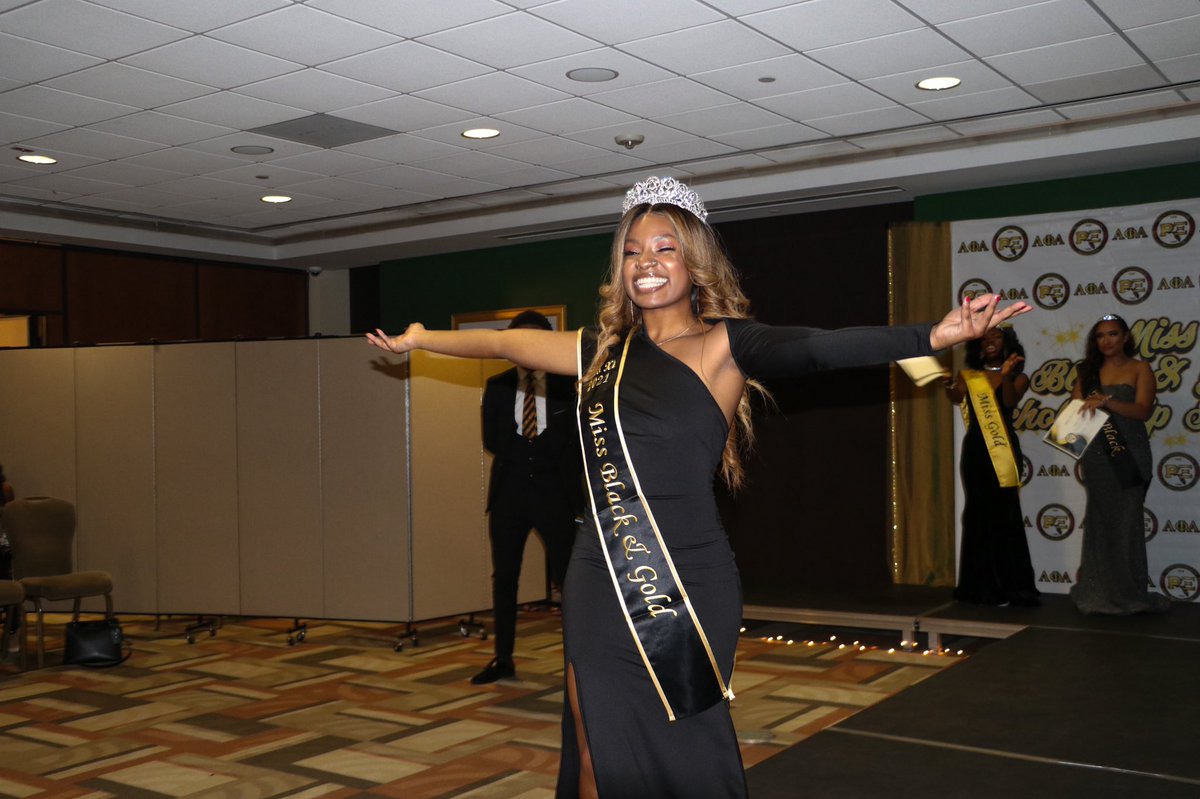 RhoXiAlphas's tweet photo. Ladies and Gentlemen the 2021 Miss Black and Gold for the Rho Xi Chapter of Alpha Phi Alpha Fraternity Incorporated. Miss Nyhia Myrick! 
#AlphaWeek2k21 
#MissBlackAndGold https://t.co/3fWVCWdADs