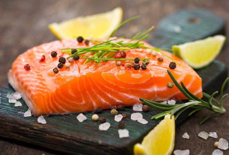 LoriShemek's tweet photo. 7 Superfoods to Powerfully Support Immune Health:

-Salmon
-Blueberries (destroys free-radicals, reduces inflammation)
-Green Tea
-Sweet Potatoes (Flu Fighter)
-Mushrooms
-Red Bell Peppers

#immunesupport #optimalhealth #antiinflammatory https://t.co/yqOsr2HV48