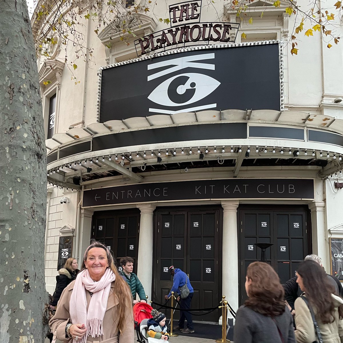 Labbers27's tweet image. Gala Night of #Cabaret at @kitkatclubLDN was phenomenal. The cast are out of this world 💫 so special to take Mama as my plus one &amp;amp; to see Julia Cheng’s choreography brought to life so perfectly. Proud friend over here! 🙋🏻‍♀️ #ProducerLife #PerksOfTheJob
