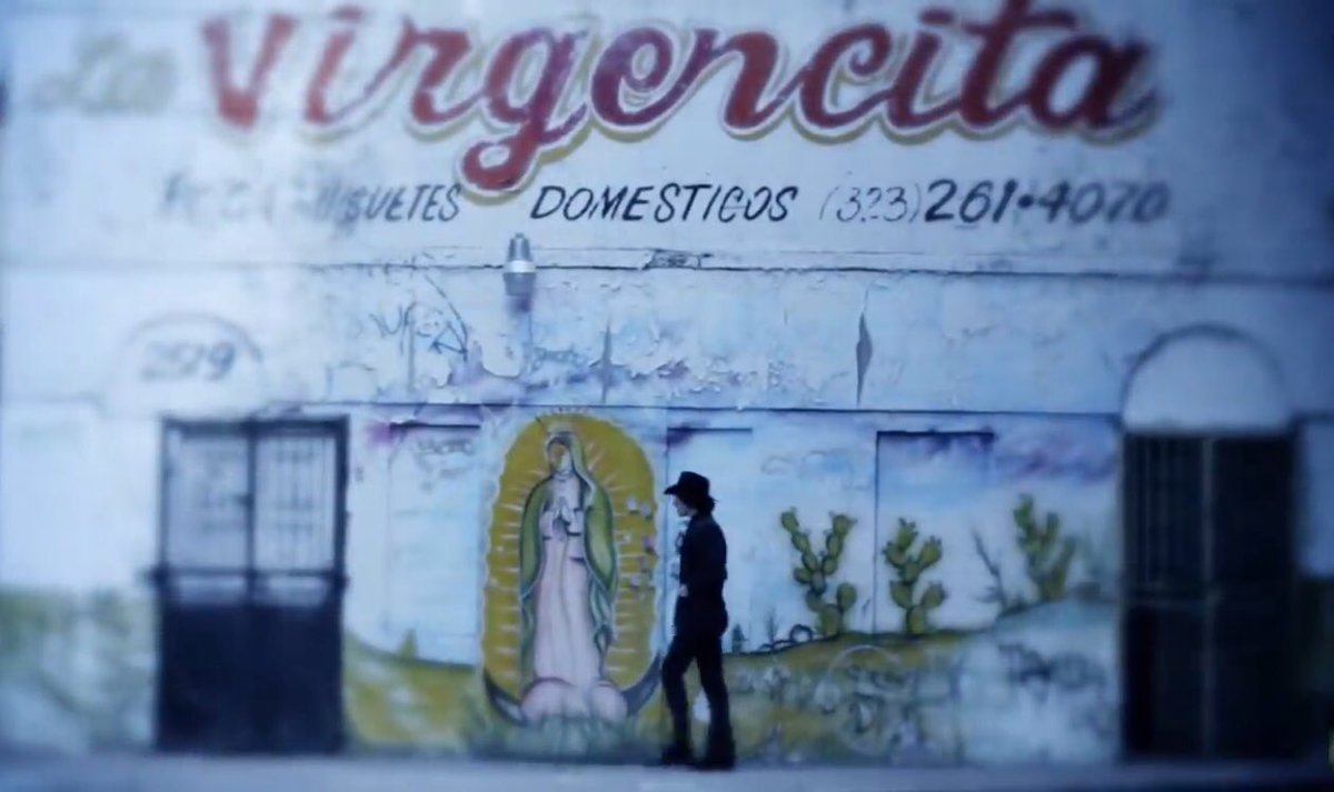 bunburyuniverso's tweet photo. “La virgen de Guadalupe te protegerá, te protegerá”

#VirgendeGudalupe

#EnriqueBunbury https://t.co/qaFpCxDGKl