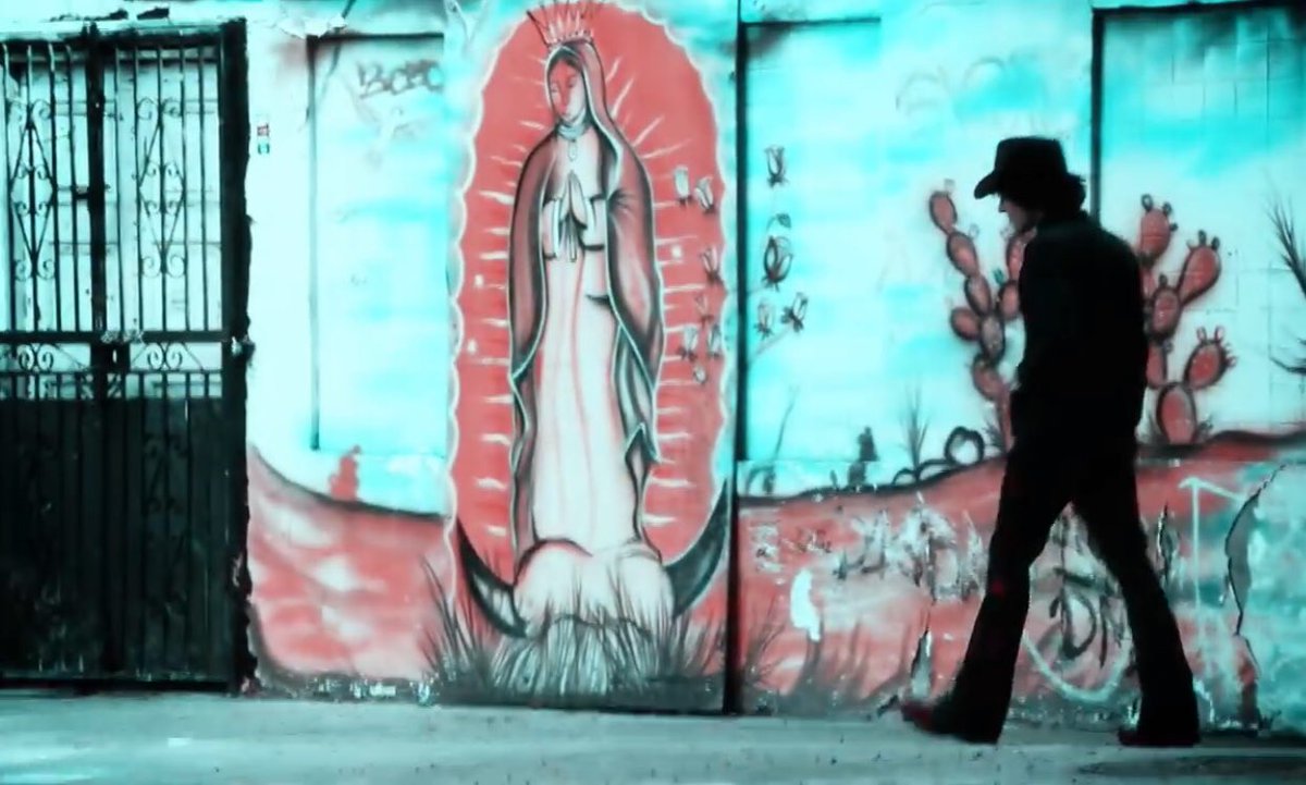 bunburyuniverso's tweet photo. “La virgen de Guadalupe te protegerá, te protegerá”

#VirgendeGudalupe

#EnriqueBunbury https://t.co/qaFpCxDGKl