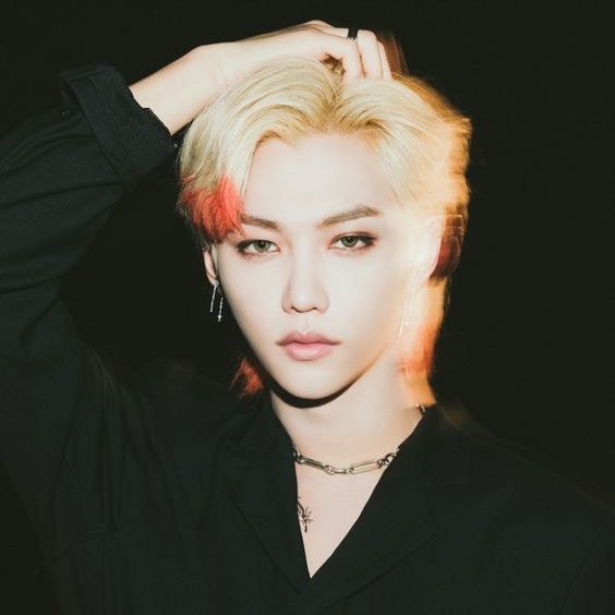 KS99JK's tweet photo. @ 𝗰𝗮𝗹𝗹𝗺𝗲𝗸𝗲𝘃 — #ksgram + #kscore
Tinta spray pra parecer edgy no baile. 🖤
Tô muito pronto pra dançar e comer até não aguentar mais!! Desde cedo nesse conceito: https://t.co/TpSI8XxTJk https://t.co/atckTJuprx