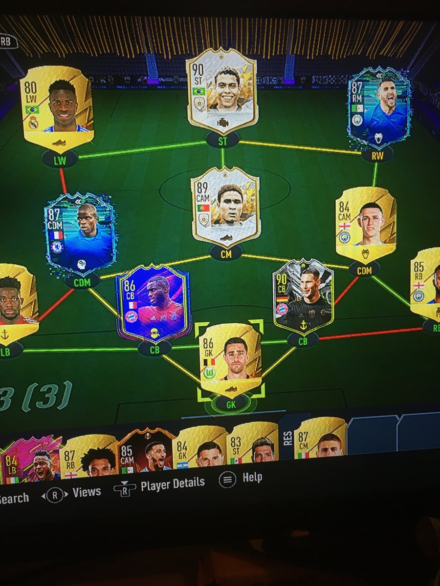 Southendboy97's tweet photo. @MattHDGamer @the_pieface @Castro1021 Ive done 2 Icon packs this year a base icon and got r9 and the base or mid released today and got Eusabio🙈😅😅😅 https://t.co/PJaZ7hpsL9