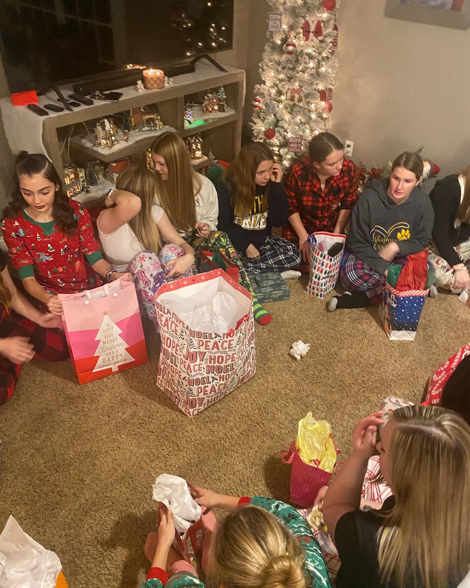 Annual cheer Christmas party! Thank you so much to Alivia's parents for hosting! It feels so good to be back together as a team doing activities like this ❤️❤️
