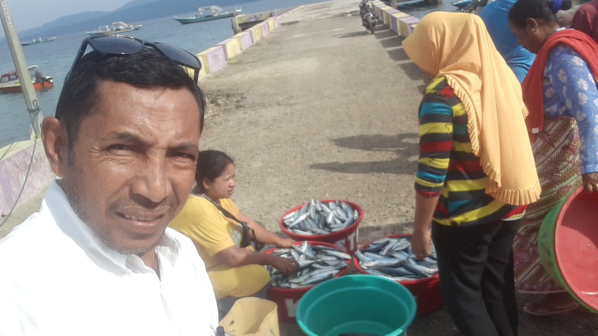 SLatu14's tweet photo. Senin ( 13/12/21) 
Syaprudin Latuconsina
Luhkan Kab,Maluku Twngah
Mwlaporkan hsl tangkapan  Kub Daya Guna,tangkap,ikan Layang 120 kg.20.000/kg.
#GiatluhkanSatminkalAmbon 
#luhlapor #tangkap #produksi
@puslatluhkp @brsdmkp https://t.co/sMDbhxoXbw