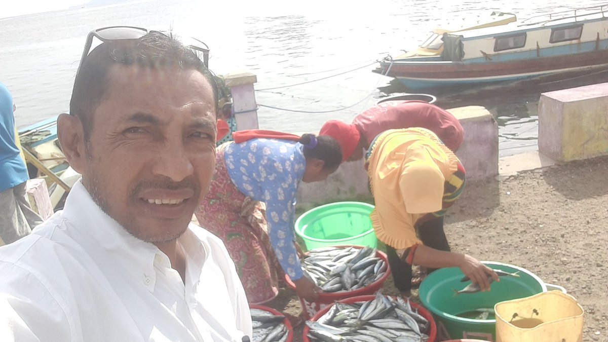 SLatu14's tweet photo. Senin ( 13/12/21) 
Syaprudin Latuconsina
Luhkan Kab,Maluku Twngah
Mwlaporkan hsl tangkapan  Kub Daya Guna,tangkap,ikan Layang 120 kg.20.000/kg.
#GiatluhkanSatminkalAmbon 
#luhlapor #tangkap #produksi
@puslatluhkp @brsdmkp https://t.co/sMDbhxoXbw