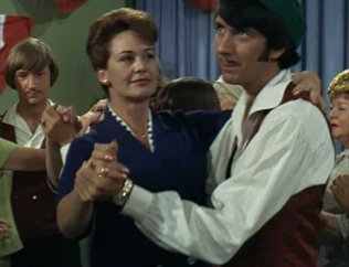 @HamillHimself <a href="/cometothesun/">Andrew Sandoval</a> @HamillHimself this is a very touching picture of #MichaelNesmith and his mother Bette Nesmith Graham❤️❤️ dancing on a episode of the tv show #TheMonkees .  Mark I remember watching this fantastic episode 😍❤️.  
#RIPMichaelNesmith💔🙏