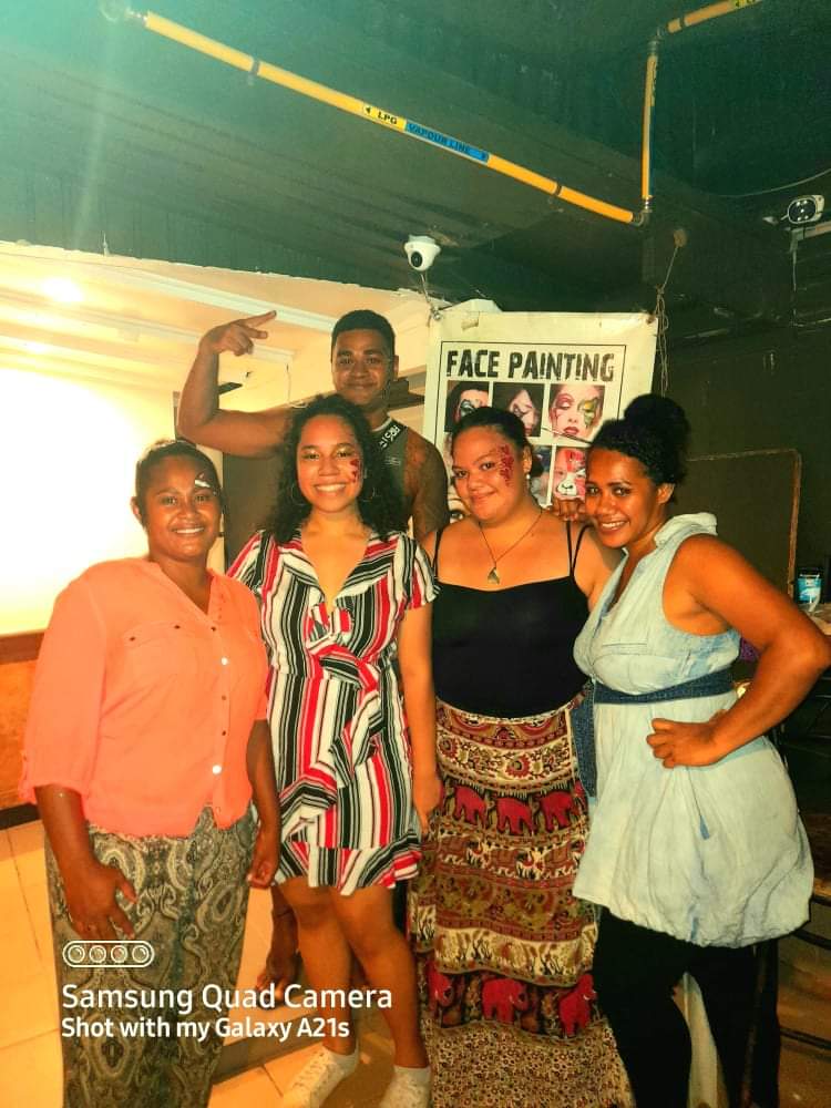 creativesfiji's tweet photo. Our first ever Facepainting Gig after Lockdown. Thanks to Wailoaloa The Beach Club kind owners for having us and also to CTD owners Tuma and Michelle for the invite to the ROC Market, not to forget the organisers for CBM Concert on Saturday 11th Dec. https://t.co/LeJyxieeKi