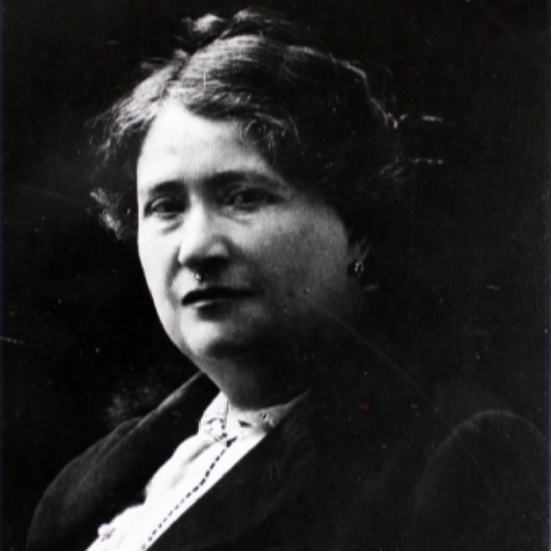 #TalDiaComAvui de 1859 naixia a #Sabadell #NarcisaFreixasCruells,  compositora, pedagoga musical i fundadora de la coral mixta Cultura Musical Popular, que actuà en asils, hospitals i presons. Va publicar dos reculls de cançons infantils i un de cançons catalanes