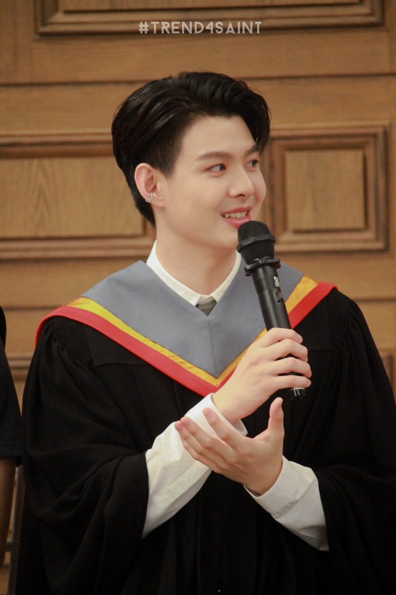 ทรงพระหล่อเหลามากเลยเพค่ะ😭

Saint graduation Day
#มาม๊าครับเซ้นต์จบแล้วนะ 
#Saint_sup #MingEr 
•B6