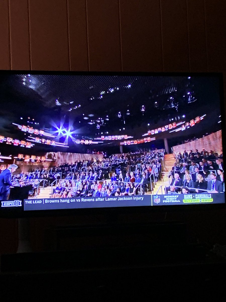 RMcNeilDay's tweet photo. Personally, I feel the broadcast of the Heisman Award Ceremony lacks the “assumed” greatness of this honor should be freakin showcased like the NCAA College Championship! I yawn at this broadcast @espn and wish this honor would be celebrated in a much more appropriate manner! https://t.co/6RoPVxVGVc