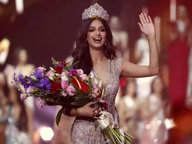 sarbanidas's tweet photo. Wow...what a great start of this week. You made us proud 😘
#MissUniverse2021 #MissUniverse #HarnaazSandhu  #india #feelingproud https://t.co/qygThNUC96