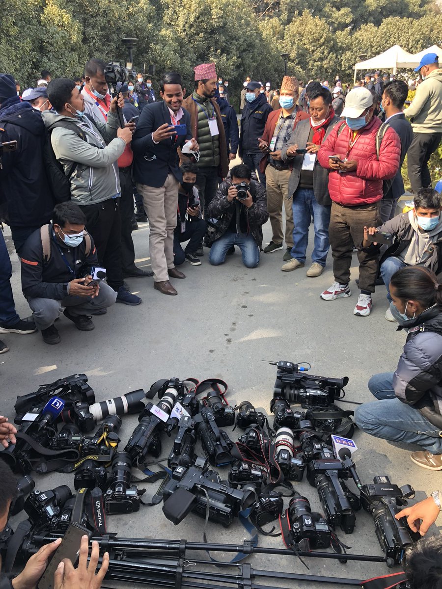 BinodPrAdhikari's tweet photo. #CameraDown #FreedomforMedia #MediaCensorship
Officials from Nepali Congress election committee forced reporters and camera persons to get out of the premises of City Hall in Kathmandu which prompted all the media persons to put their camera down. https://t.co/v7biK7pxhX