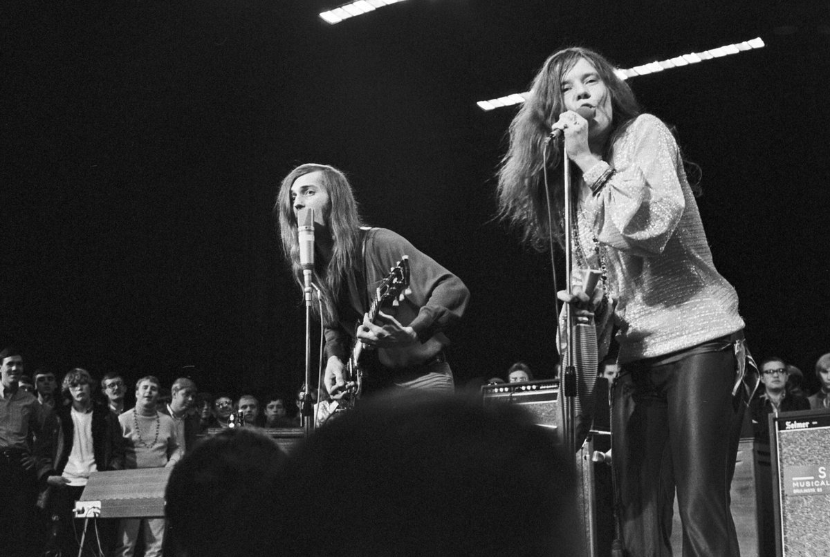 JanisJoplin's tweet photo. Happy Birthday to one of #Janis’ friends and bandmate – #SamAndrew! These two have done it all-songwriting sessions, good times, and even a brief romance. Their time with Big Brother & The Holding Company and the Kozmic #Blues Band bonded them beyond the stage.
📸 : Getty Images https://t.co/Tzymx9uQXJ