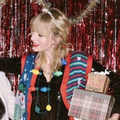 tswifthinker's tweet photo. happy birthday taylor swift<3 https://t.co/TITRRPsD2G
