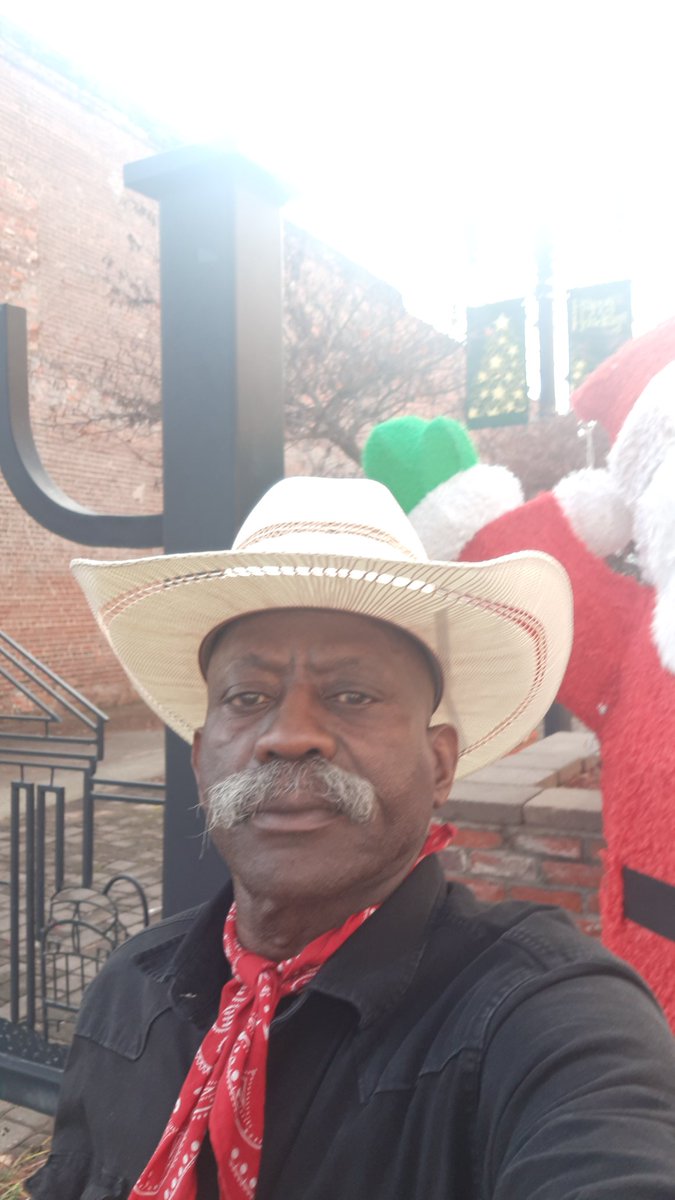 WilliamHCowboy2's tweet photo. This is COWBOY WILLIAMS, your next GOVERNOR of the great state of South Carolina.  Hey poor people we can do this.  Vote for the COWBOY!! https://t.co/FgBqciWGe6