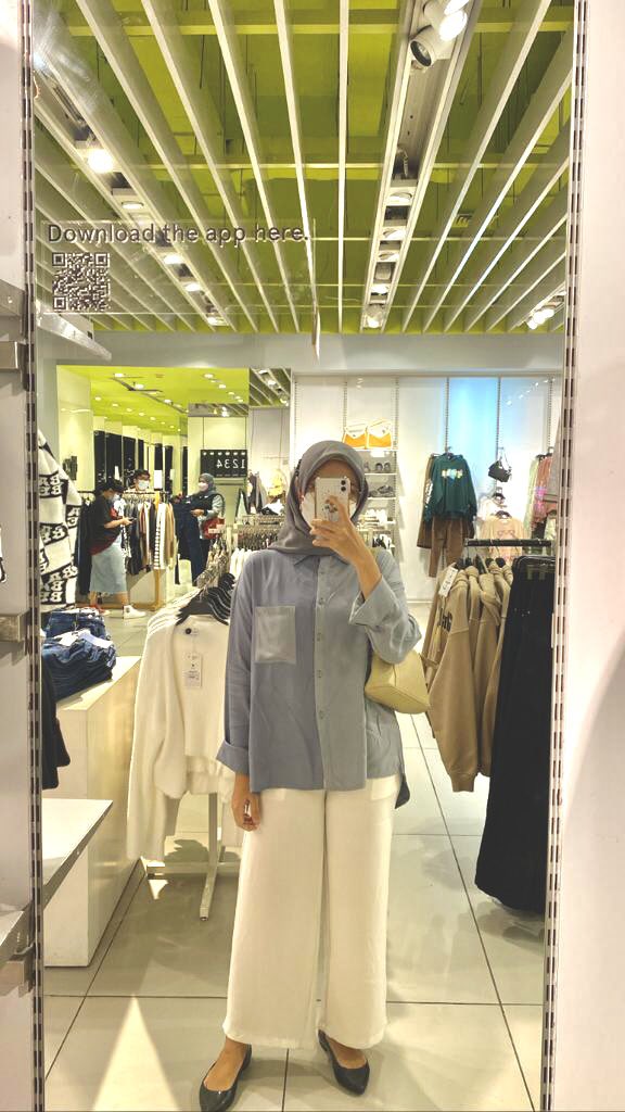 marthasiscaa's tweet photo. @ohmybeautybank Ini lucu-lucu kak kemejanya, orderrr di sini, ada toko oren nya jugaaa https://t.co/fSNDLkNTwu