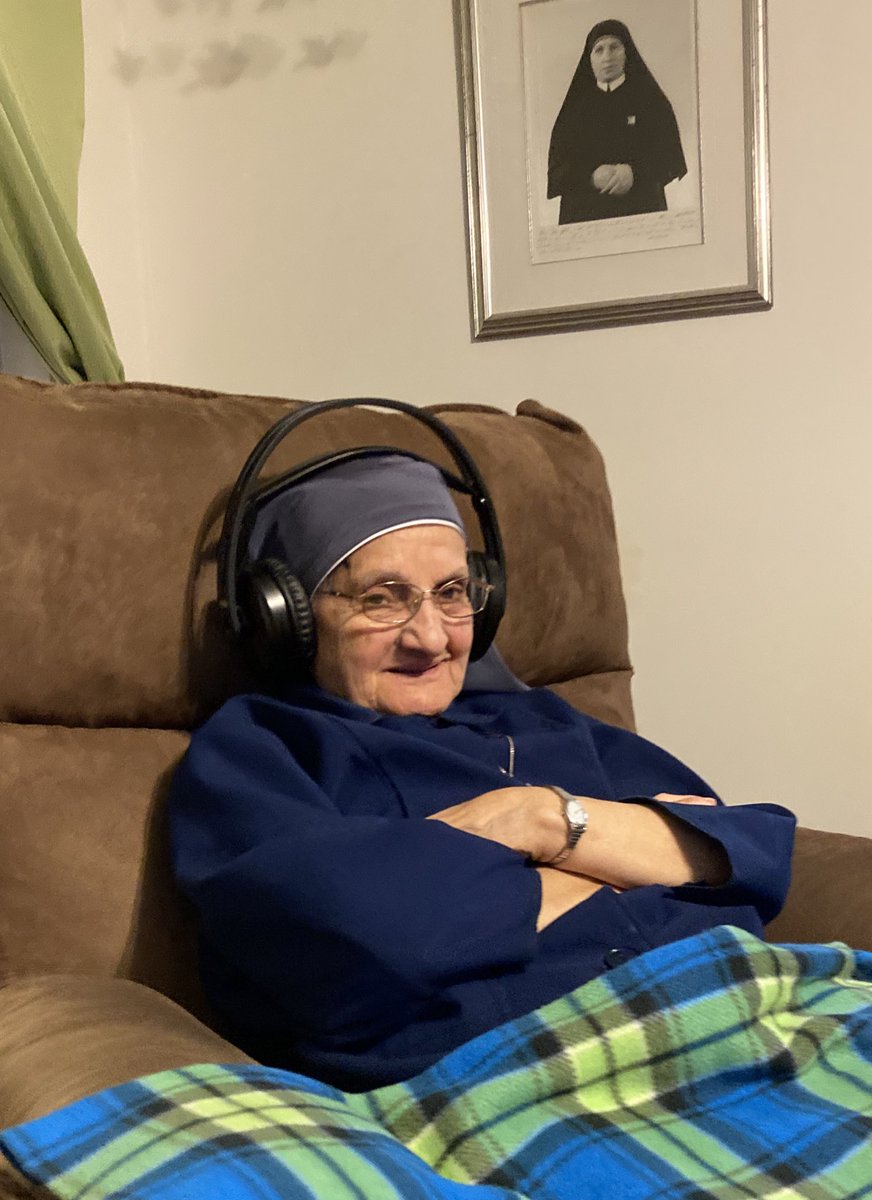 srmmichael's tweet photo. Even at 92 years old, Sr Mary Joan is “singing and dancing” along! The @DaughterStPaul Christmas concert! #MediaNunsChristmas https://t.co/h4c7UD1bh3