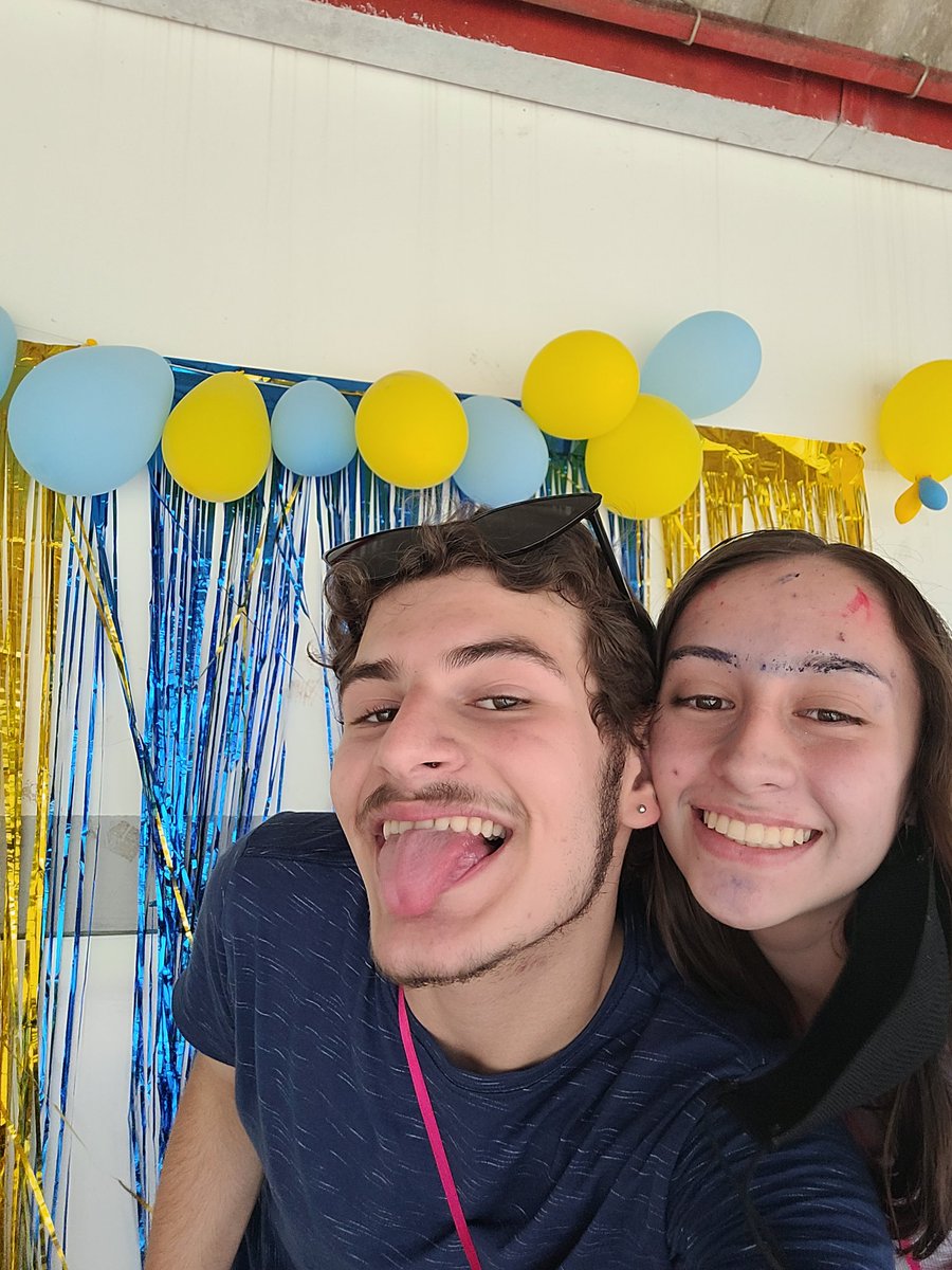 murih_deles's tweet photo. queria deixar aqui minha profunda alegria por ser interactiano e viver momentos tão lindos com pessoas que nunca imaginaria conhecer <33 https://t.co/QoA82aa38M