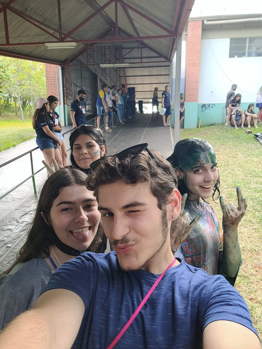 murih_deles's tweet photo. queria deixar aqui minha profunda alegria por ser interactiano e viver momentos tão lindos com pessoas que nunca imaginaria conhecer <33 https://t.co/QoA82aa38M