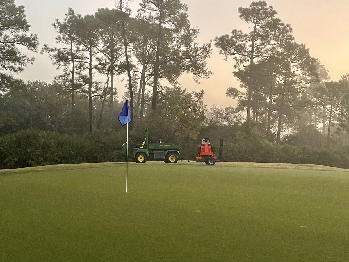 MsTurfMuscle's tweet photo. Such a foggy weekend! I enjoyed #rollinggreens while seeing the #sunrise 😌                             #cupcutter #golfcourse #greens #johndeere #progator #groundstaff https://t.co/l5YwmvLtJZ