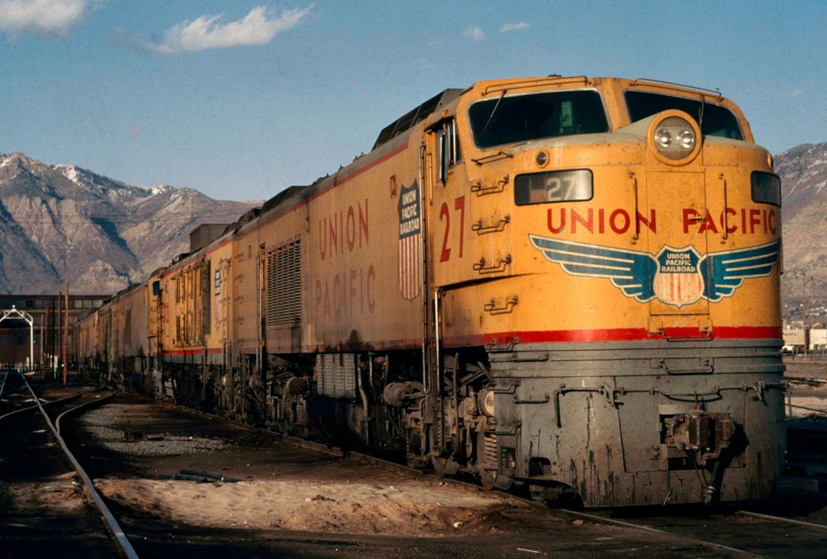 americanrails's tweet photo. Third-generation @UnionPacific gas turbines sit in the deadline in Ogden, Utah; April 3, 1971.  https://t.co/IXeQVJaCst collection. https://t.co/tddSjvG5DT
