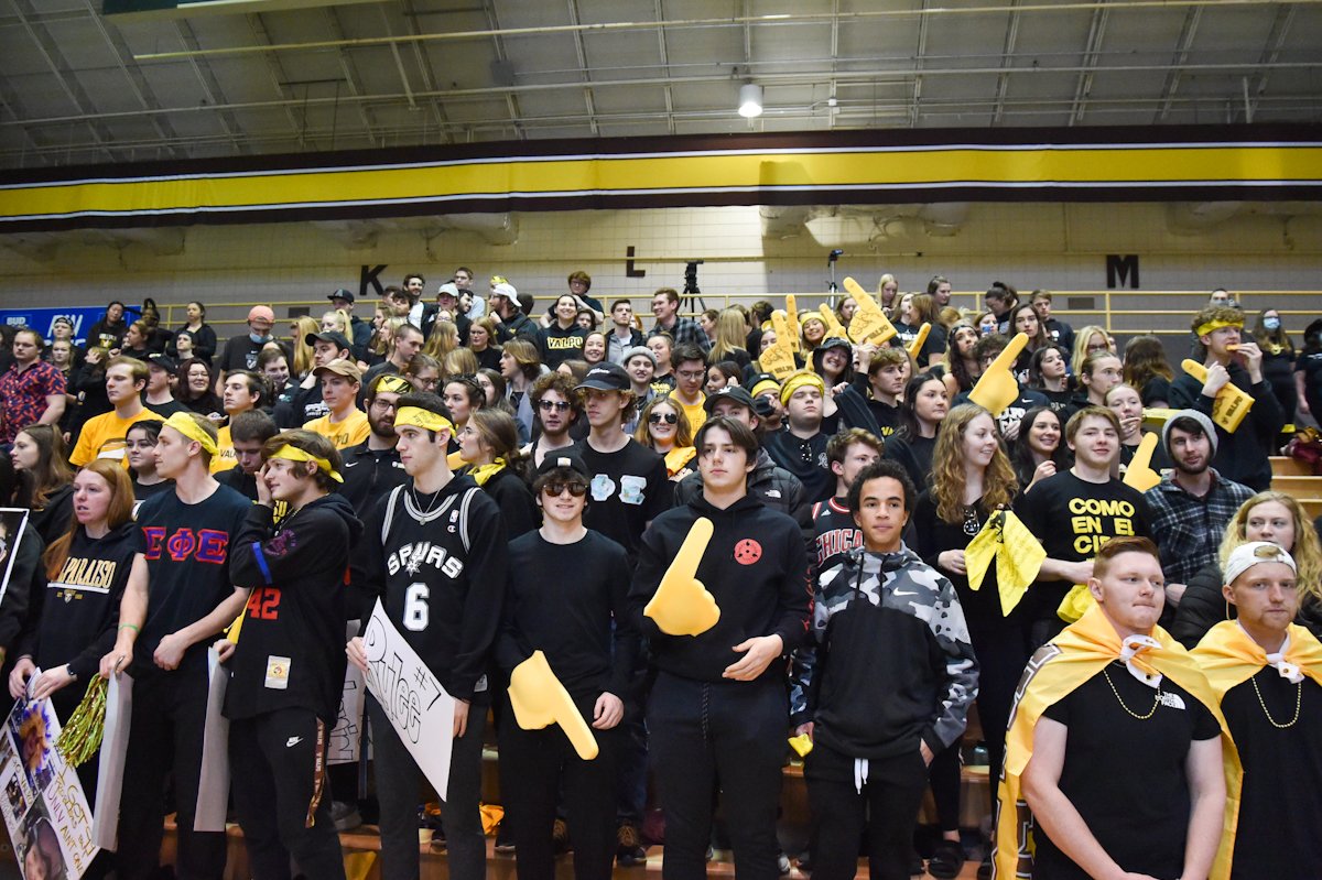 We 💛 our student section! 

#GoValpo | #WeAreBeacons