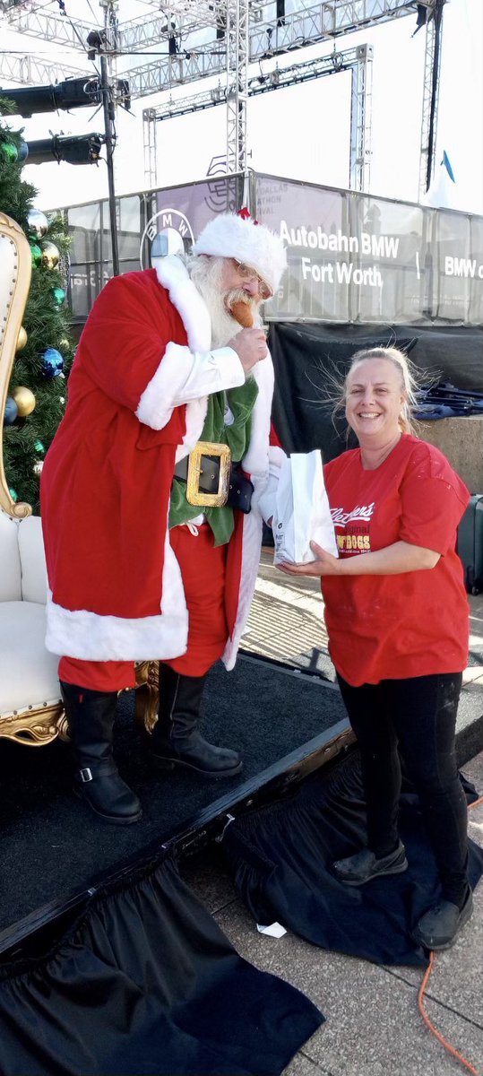 FletchersDogs's tweet photo. Even Santa gotta snack. Congrats to all the #BMWDallasMarathon runners this weekend and we hope you all nabbed a Corny Dog tooโyou sure did earn it!
๐โโ๏ธ๐
๐๐
๐โโ๏ธ
#corndog #dallasevents #dfwevents #dallasinfluencer #cornydogs #rundallas #dallasfit #dallasmarathon #downtowndallas https://t.co/wvzgDWjKtX