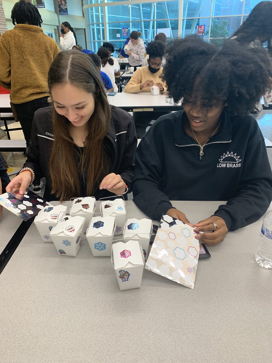 First #HOSA community service event of the year. Students donated socks and packaged 75 Socks in a Box for Baylor Scott and White in Plano. Love the #positive things these NF HOSA students are doing 💙🖤🤍 #empower #excellence #truenorth 
@APThatIsMe @PrincipalJung