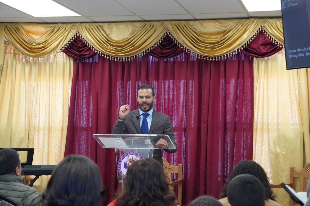 Reverend Bolivar Flores (@floresreverend) on Twitter photo 