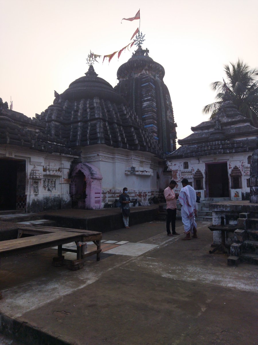 Truptipriti's tweet photo. ଉଷା କାଳେ ନୀଳ ମାଧବ ଦର୍ଶନ
ପୁଲକିତ ହେଲା ଏ ମନ ଓ ପ୍ରାଣ
#OdishaByRoad
#odishatourism
#Nayagarh https://t.co/7KKgDwcF9K