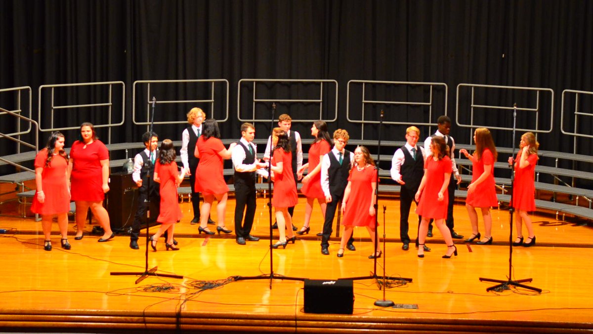 UrbanaYES's tweet photo. Pics from the @UrbanaHS_OH Band &amp; Choir Concert 12-12-21.  More photos on @UrbanaYES Facebook page. https://t.co/OJyhaCz4Tj