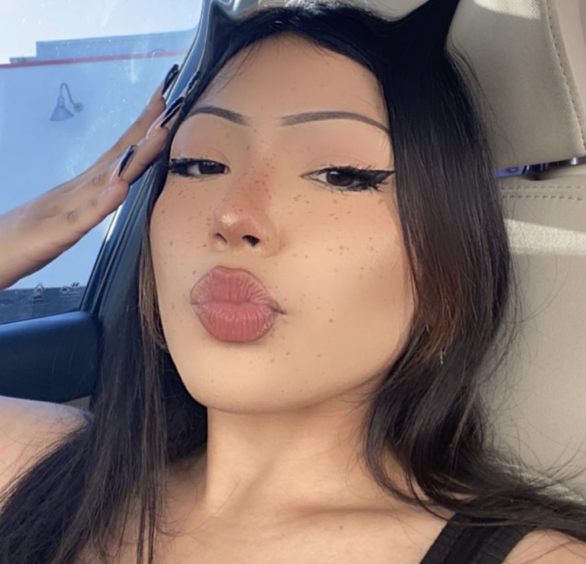 💛all boys give me a kisth