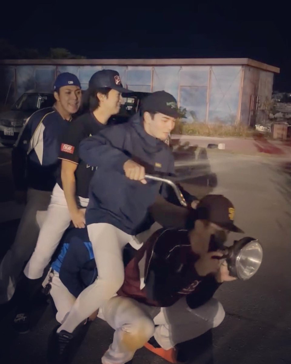 chasers_098's tweet photo. 2021.12.11
対　日経　👾Lose👾
対　ちぶるーず　🤝draw🤝
守備力・打撃力UPを目指していきたいと思います💪💪
日経さん、ちぶるーずさん試合ありがとうございました。またお願いします！ https://t.co/j50cfiTJQc