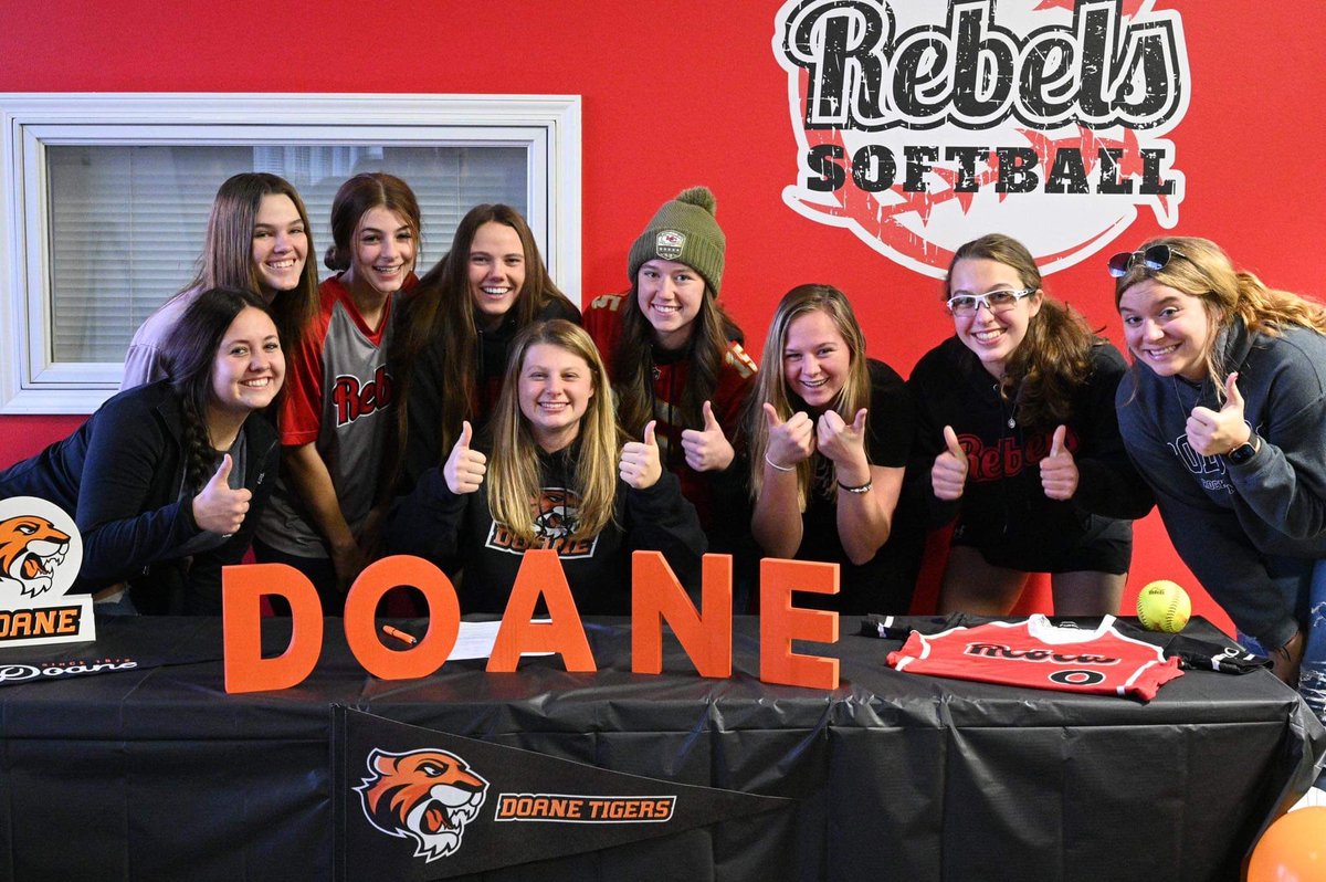 Celebrating Harper Coffman and her commitment to Doane University tonight! Harper is where you’ll find the heartbeat of the team. Her dedication and commitment to her team is limitless! Congratulations Harp! So well deserved!
<a href="/harpercoffman/">Harper Coffman</a> <a href="/DoaneSoftball/">Doane Softball</a>