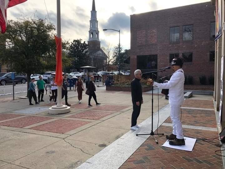 Phu_twt_mm's tweet photo. Solo protest of singer Htet Aung Shine,in front of the court in University Campus,ChapelHay, North Carolina State,United State of America every Saturday– @UN to take effective action w/o neglecting to unlawful killings &amp; #WarCrimesOfJunta.
#Dec13Coup 
#WhatsHappeningInMyanmar https://t.co/oEfJ6kFETw
