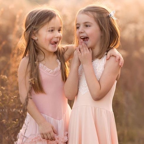 #لكم_أَحِبَّتي❤️
اِبتَسِم دائِماً فَهُنَاكَ مَنْ يُريدُكَ بِخَير.