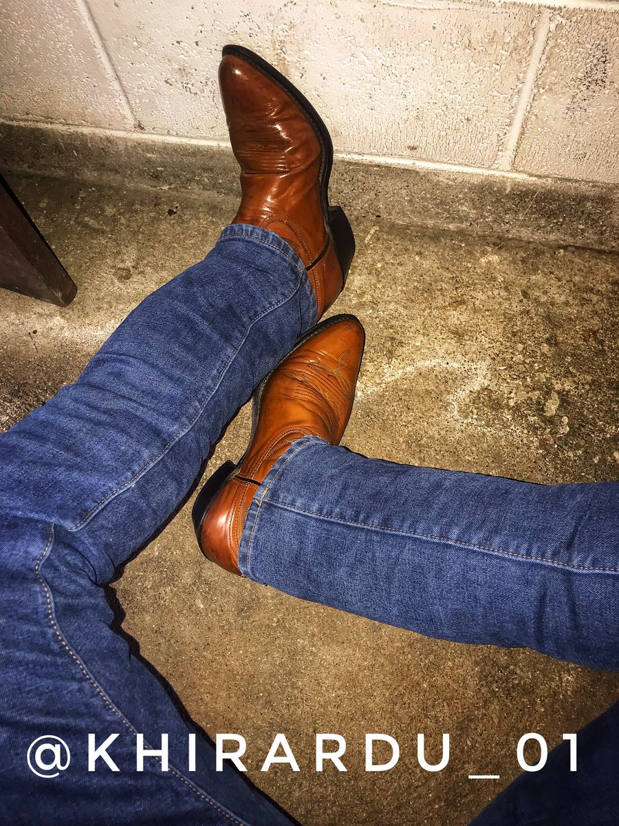 KhirardU_01's tweet photo. Buenas noches botudos! QuΓ© tal sus botas? AsΓ las mΓas! π₯π
#gaybooted #gayfetish #cowboygay #cowboyboots #botasvaqueraspicudas #botasvaqueras #gay https://t.co/sZVbKnyu3M