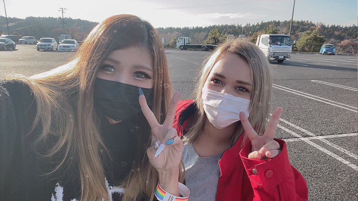 yuahika81219's tweet photo. 一緒に行ったVLの2台とゆりちゃん見学なのに夜中から一緒にみゆカップルありがとうございました💓行きにビート落ちてスペアだしフェンダー巻いてぼろぼろでマジェスタ部門レベル高すぎて撃沈😂でも会いたい人あえたり交流してくれた人ありがとうございます🙇‍♂️ https://t.co/QslxLvIRxd