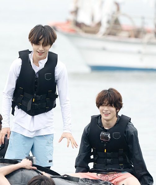 ชิพกับเดลมีสองพี่น้อง ขายของในคลอง ในกองมีแต่ถั่วดีๆ