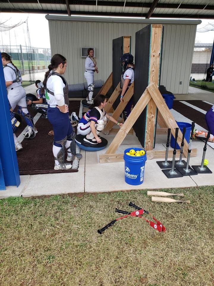 AllThingsSb_'s tweet photo. Our catchers came to WORK!!! “If you train hard, you’ll not only be hard, you’ll be hard to beat.” – Hershel Walker #AllThingsSoftball #hardwork #AlwaysGettingBetter https://t.co/vwUvUFN0Gd