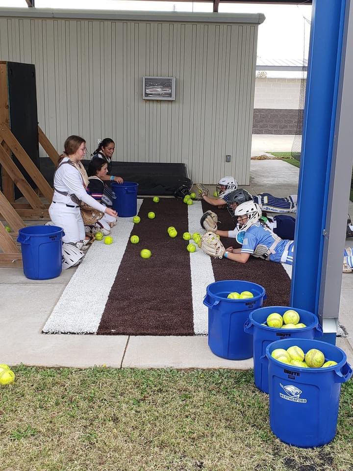 AllThingsSb_'s tweet photo. Our catchers came to WORK!!! “If you train hard, you’ll not only be hard, you’ll be hard to beat.” – Hershel Walker #AllThingsSoftball #hardwork #AlwaysGettingBetter https://t.co/vwUvUFN0Gd