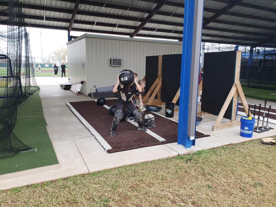 AllThingsSb_'s tweet photo. Our catchers came to WORK!!! “If you train hard, you’ll not only be hard, you’ll be hard to beat.” – Hershel Walker #AllThingsSoftball #hardwork #AlwaysGettingBetter https://t.co/vwUvUFN0Gd