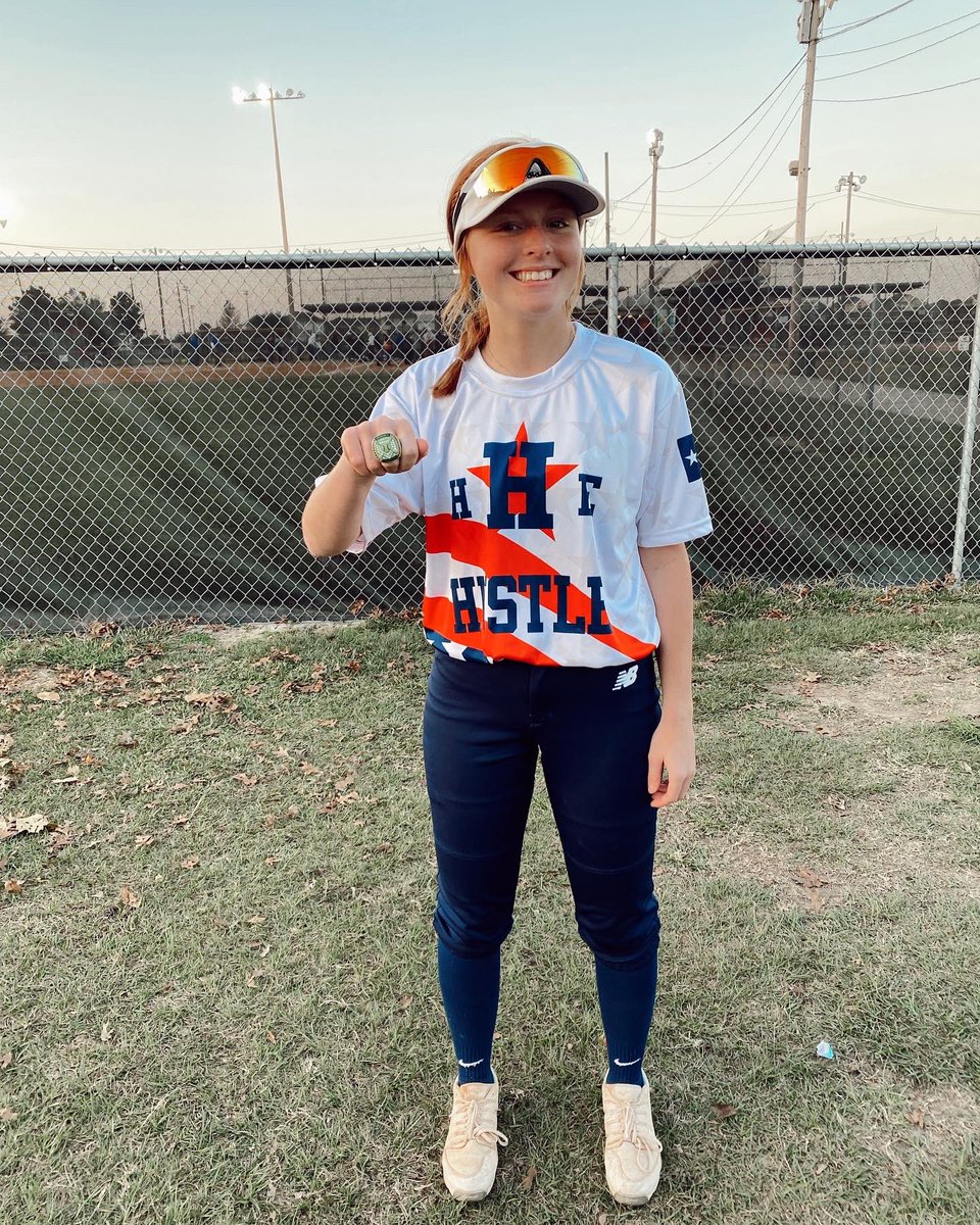 averyngraham2's tweet photo. happy to take home a ring @GoShockersSB @USASoftball @SoftbalAmerica @RecruitLook @RLSoftball_ @ncsa @TexasTechSB  @Nevada_Softball https://t.co/NUv745SOqs