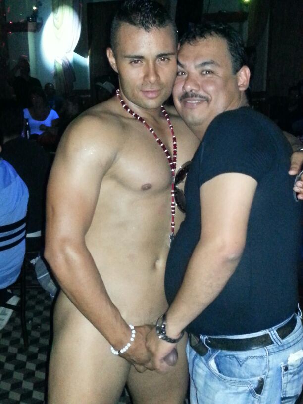 strip-lover tweet media