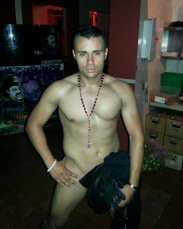 strip-lover tweet media