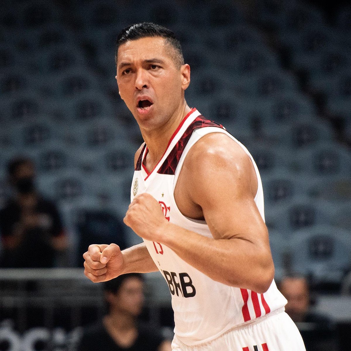 delmirojunior's tweet photo. 🏀 Comemoração do @JPBatista13 

@TimeFlamengo 85x68 @udeconcepcion no Maracanãzinho, Champions League Américas de basquete. 

📷 @delmirojunior

#flabasquete #flamengo #olivinha #udec #maracanãzinho #riodejaneiro #brasil #imprensa #press #photo #basquete #basket #jpbatista https://t.co/vJau3zbBcW