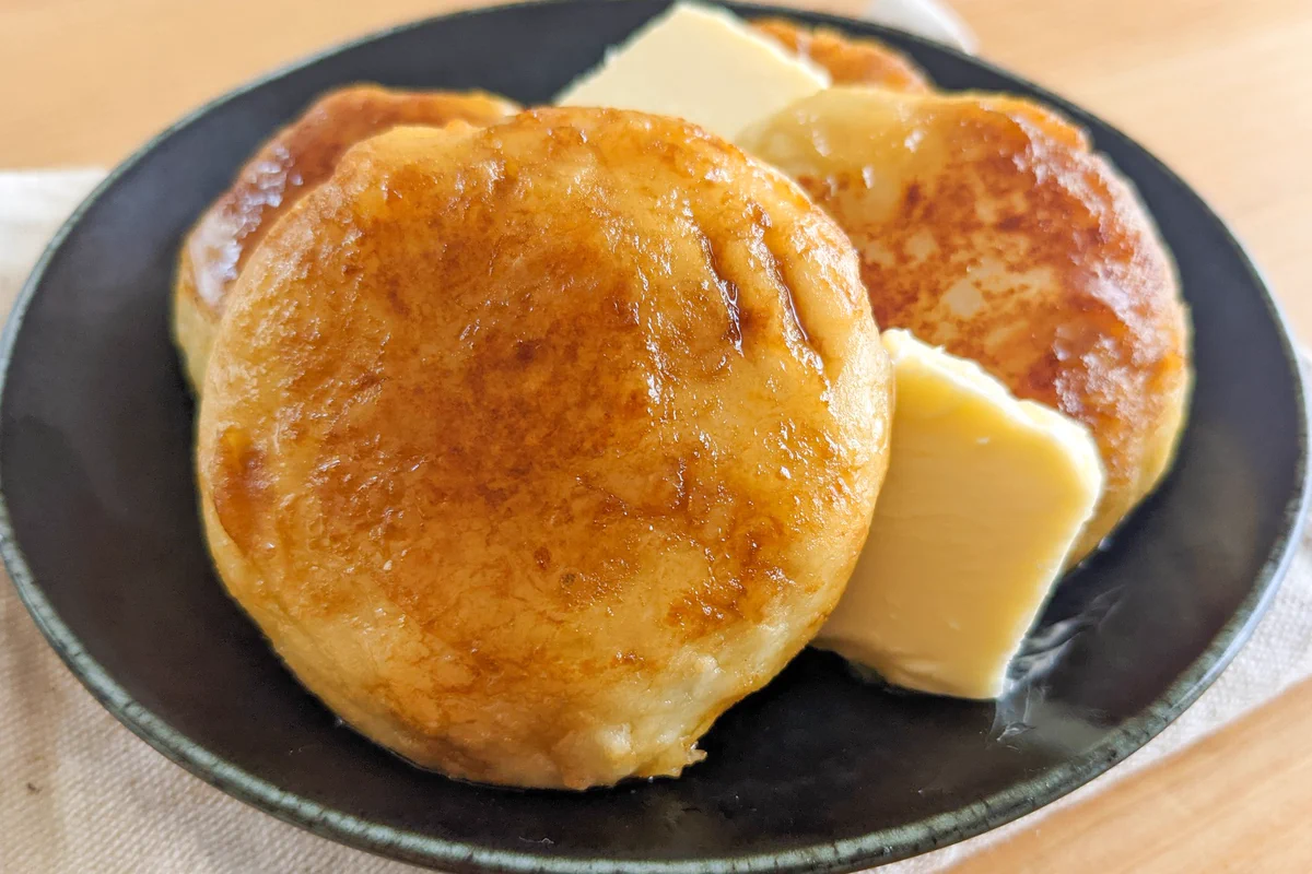 バター&チーズの組み合わせがたまらなく美味しそう！おやつにもぴったりそうな「いももち」レシピ！