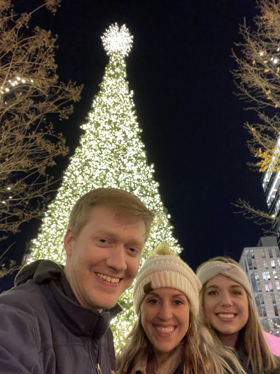 jakesmith2613's tweet photo. The line for the Ice Maze was very long but we had a great time hanging out. Donations went to Childrens National so had to go support our hospital! @ErinRholl @ChildrensNatl #IceMaze https://t.co/29bmikvEkU