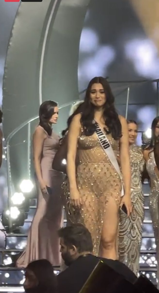 immalionlover's tweet photo. น้องเห็นแองจี้แล้วดีใจใหญ่เลย น่าจะคิดถึงกันมากคู่แฝด🥺 #MissUniverseThailand2021 
#แอนชิลี https://t.co/4r0zOYpUPi